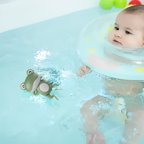 Jouet-de-bain-bebe-nage