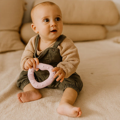jouet-dentition-bebe-coeur-rose