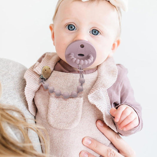 Tétine incassable : comment bien la choisir pour votre bébé