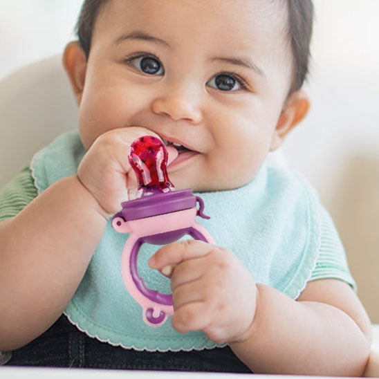 Que mettre dans grignoteuse bébé
