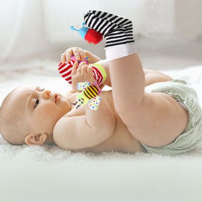 À Quel Âge un Bébé Doit-il Avoir un Hochet Bébé ?