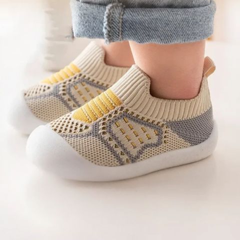 chaussure-pour-bebe-beiges