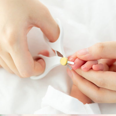 Coupe-ongle-pour-bebe-manipulable 