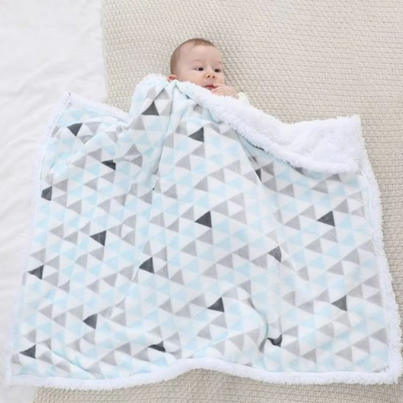 Couverture-en-polaire-bebe-matiere-douce