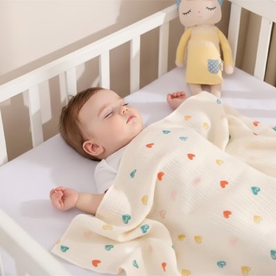 Couverture-enveloppante-bebe-coeur