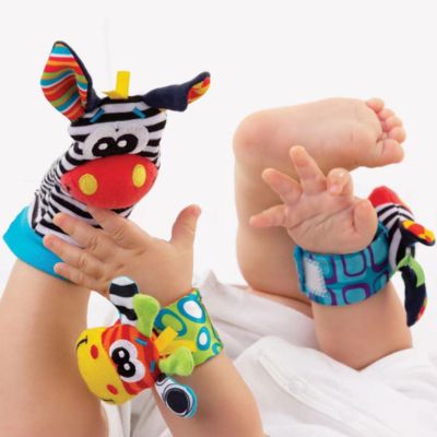hochet-bebe-pieds