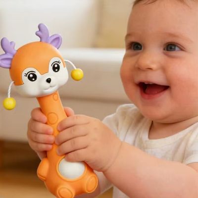 hochet-pour-bebe-enfant-heureux