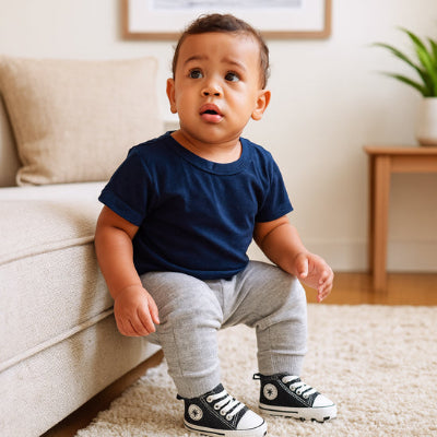 ichaussure-pour-bebe-accroupi