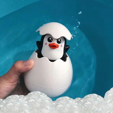 jouet-baignoire-bebe-pingouin