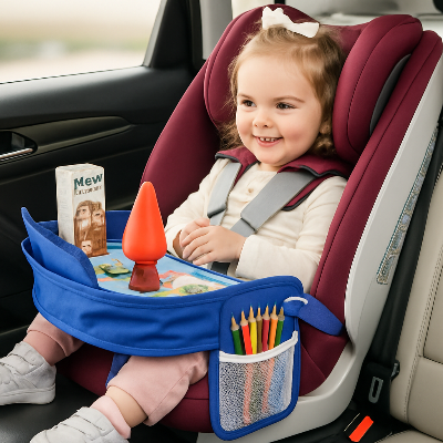 plateau-de-voyage-bebe-heureux