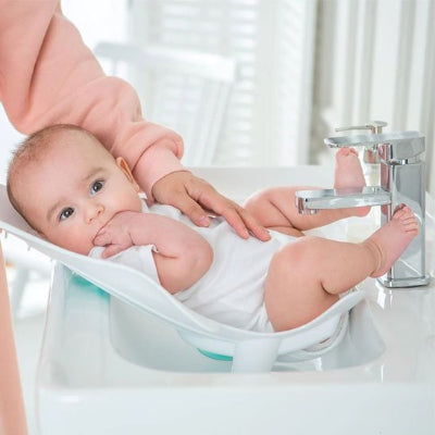 Siege-de-bain-bebe-design-ergonomique