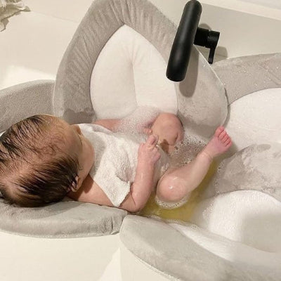 Siege-de-bain-pour-bebe-gris