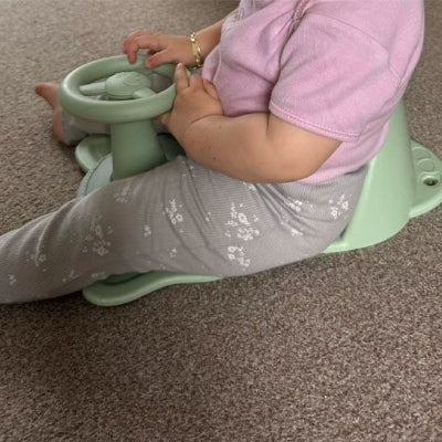 Siege-de-bain-pour-bebe-motricité